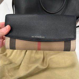 Burberry wallet